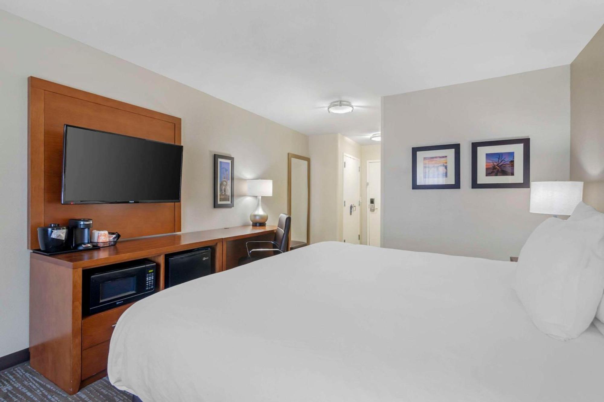 Comfort Inn & Suites Brunswick Exteriör bild