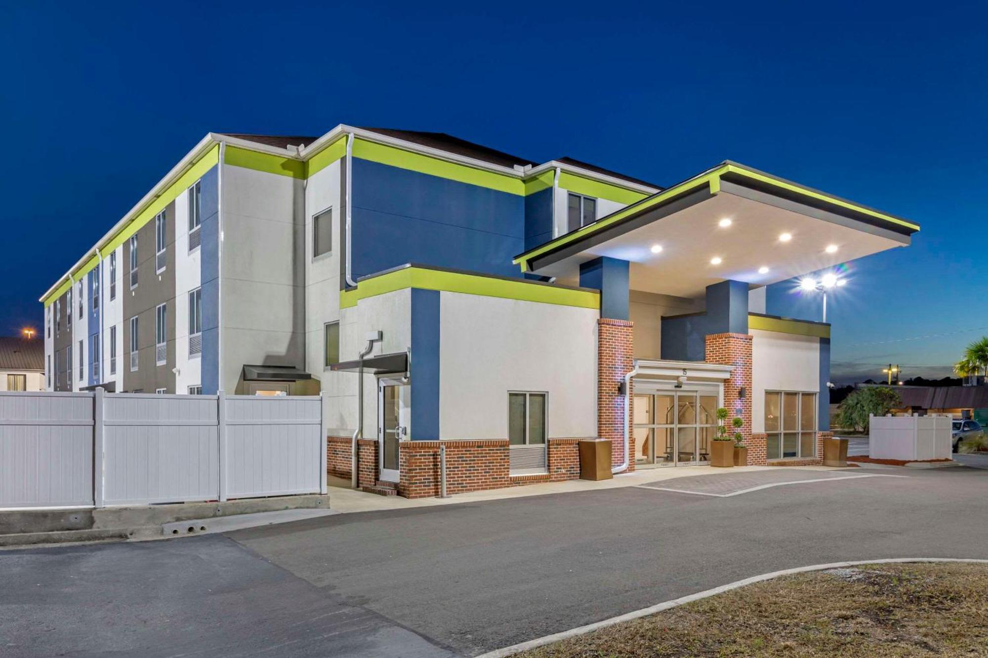 Comfort Inn & Suites Brunswick Exteriör bild